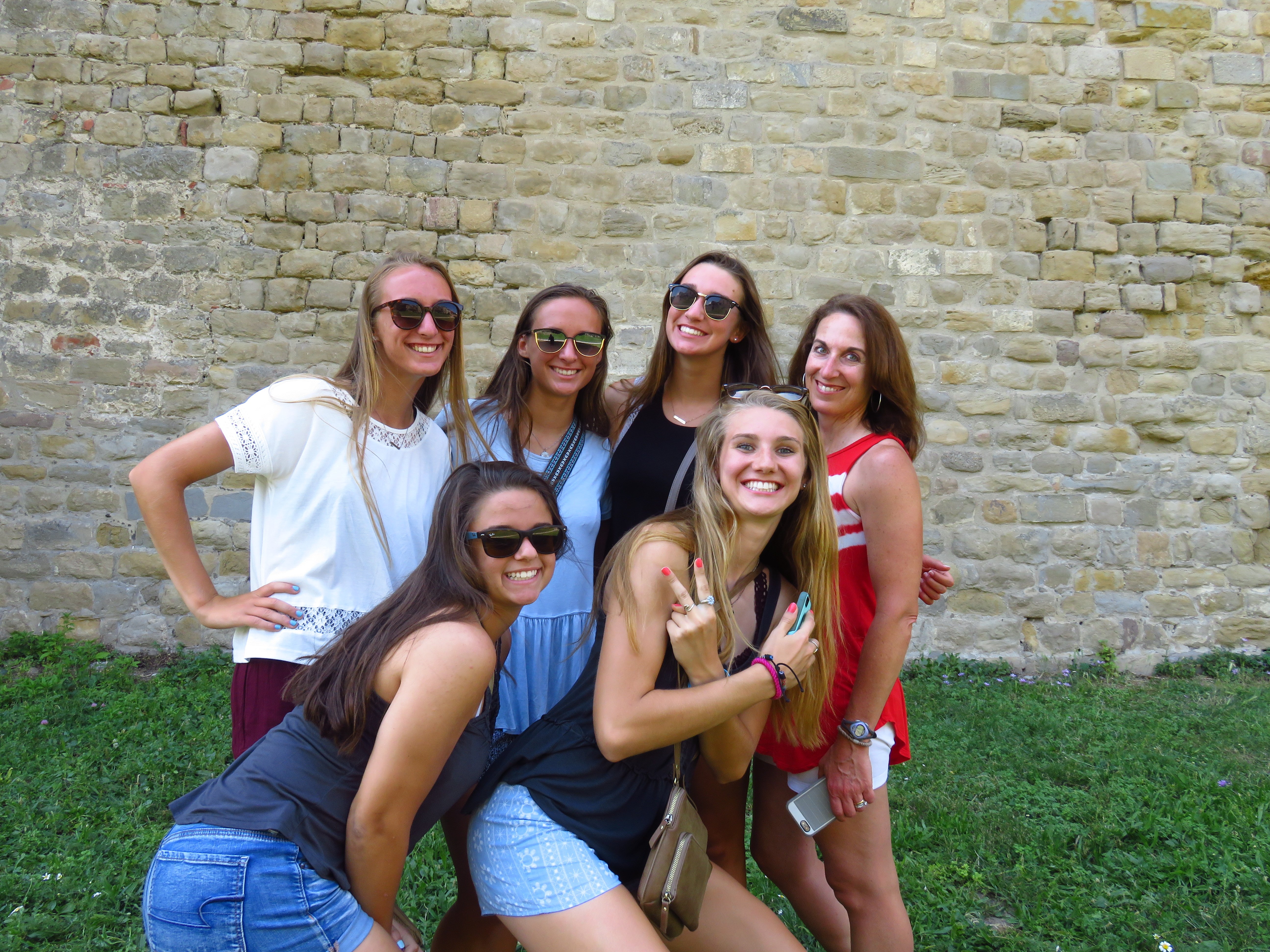 Groupe d'étudiantes souriantes