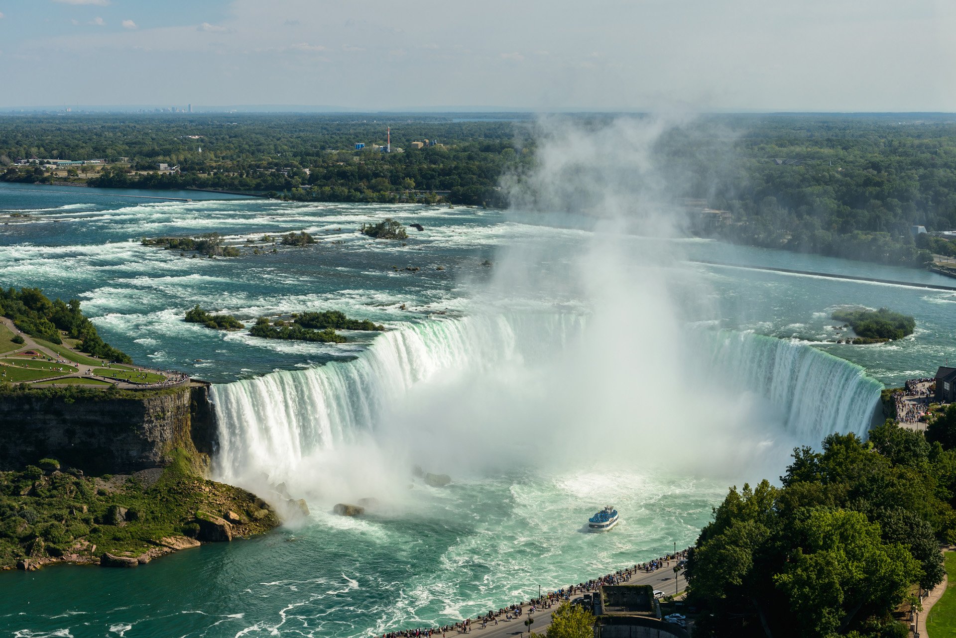 Niagara_-_purchased_Depositphotos_12692842_l-2015 (1)_1920